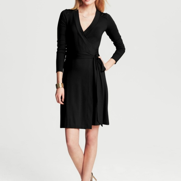Banana Republic Dresses & Skirts - 🐰 Banana Republic Wrap dress sz M